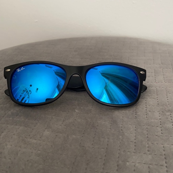 RayBan Sunglasses Wayfarer MODEL CODE RB2132 622/17 55-18 - Picture 2 of 12